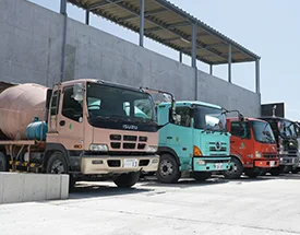 ミキサー車・車両・敷地